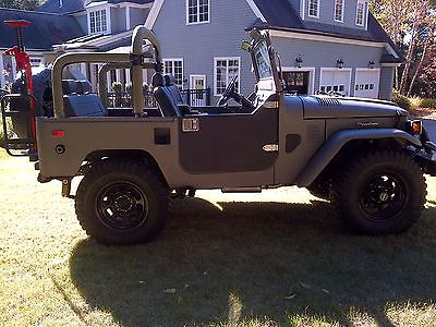 Toyota : Land Cruiser  4 speed Vintage Land Cruiser in immaculate condition and thoroughly frame off rehabbed