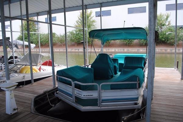 1996 Sun Tracker Party Barge 21