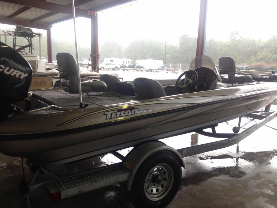 2012 TRITON BOATS 18 Explorer