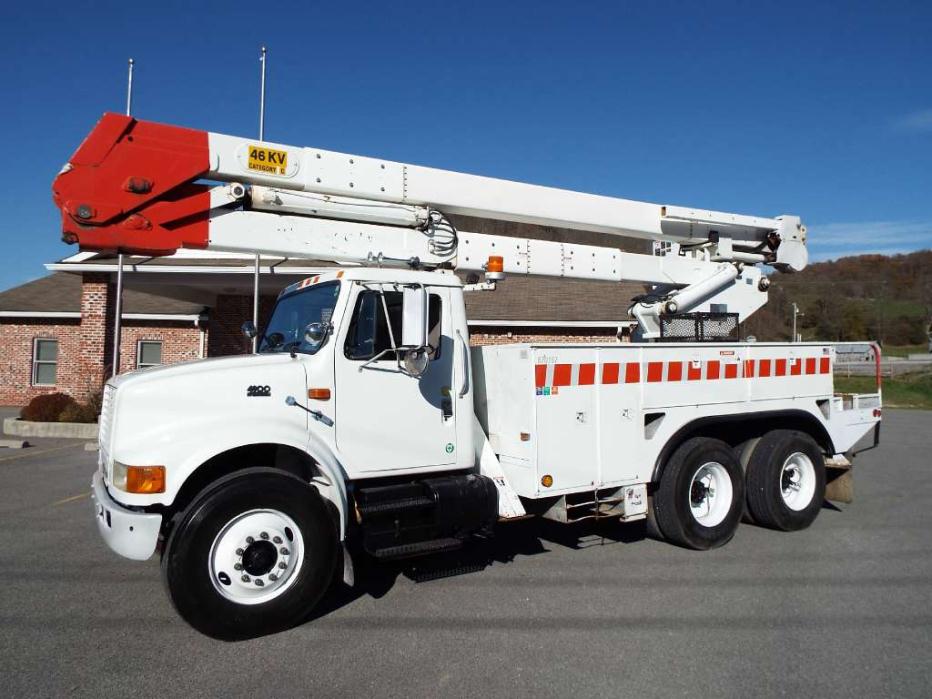 2000 International 4900 Hi-Ranger 55om Bucket Truck