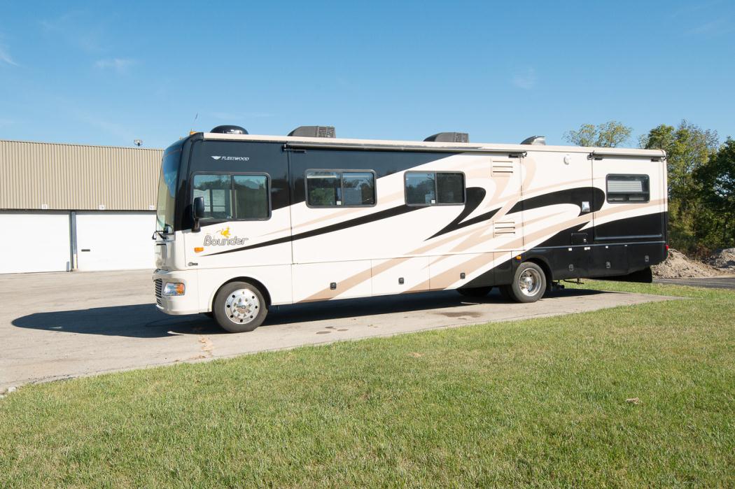 2008 Fleetwood Bounder 38P