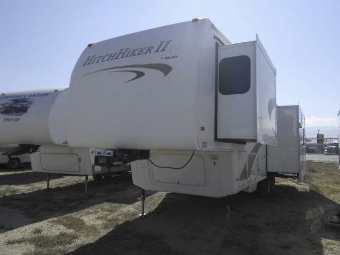 2006 Nu Wa HITCHHIKER II LS 29.5FKTG