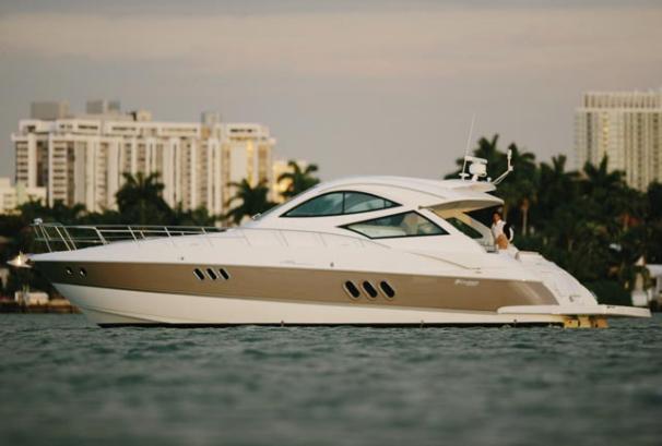 2008 Cruisers Yachts 520 Sports Coupe
