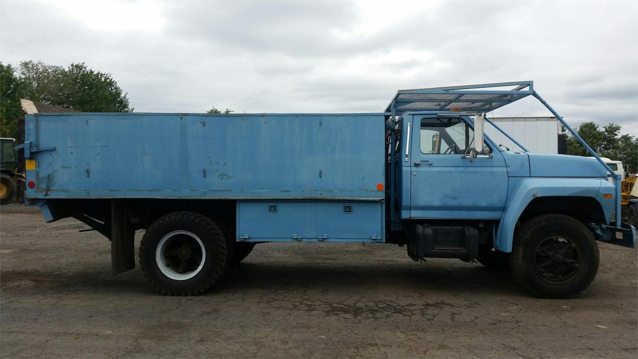 1987  Ford  F700