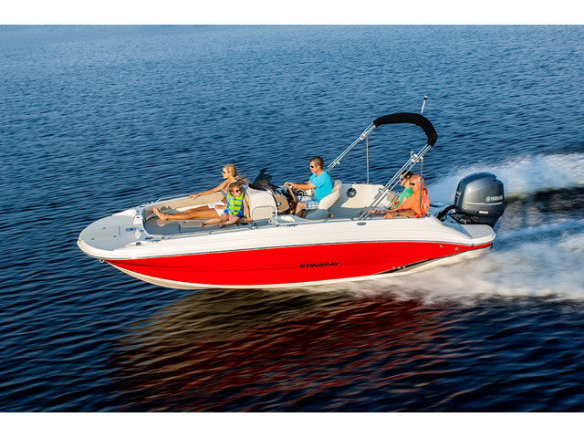 2015 Stingray Deck Boat 192SC