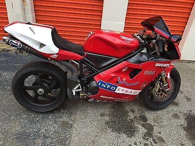 Ducati : Supersport 2001 ducati 996 in good shape low miles close to 1500