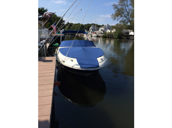 2003 Sea Ray 220 Sundeck