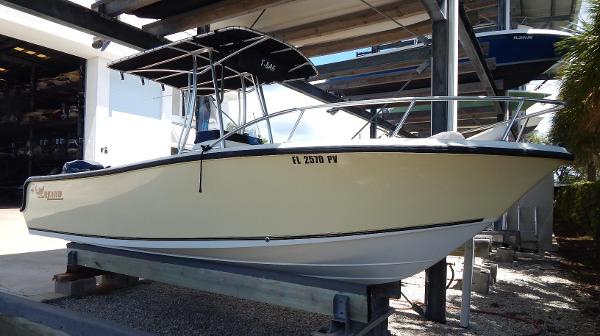 2013 Mako 212 Center Console