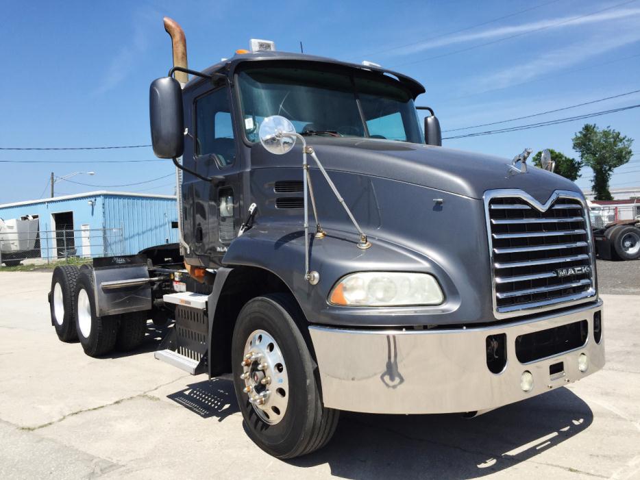 2009 Mack Cxn613