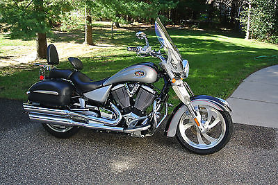 Victory 2006 polaris victory motorcycle in excellent condition only 13 k miles