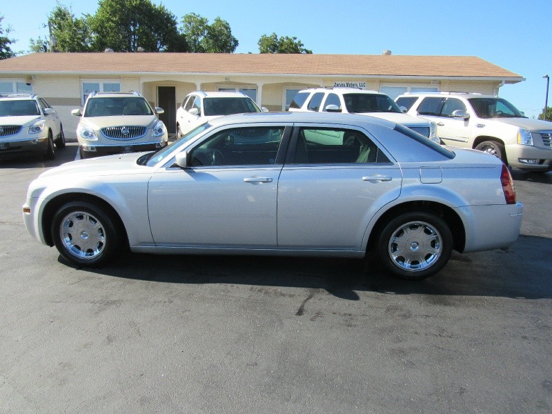 2006 Chrysler 300 4dr Sdn 300 Touring