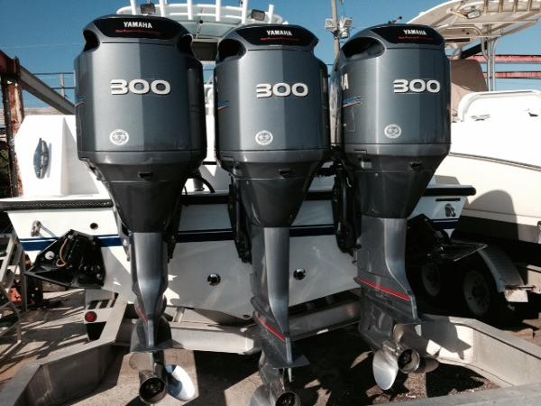 2004 YAMAHA TRIPLE Z300 HPDI OUTBOARDS Engine and Engine Accessories