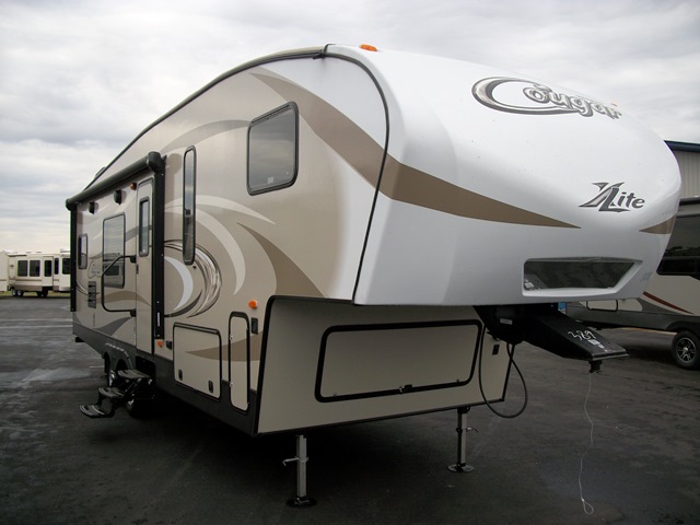 2005 Keystone Montana 338RL