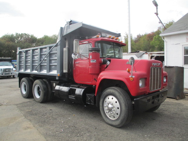 1984 Mack R688st