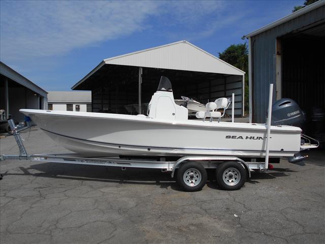 2015 Sea Hunt Bay Boat BX 22 BR