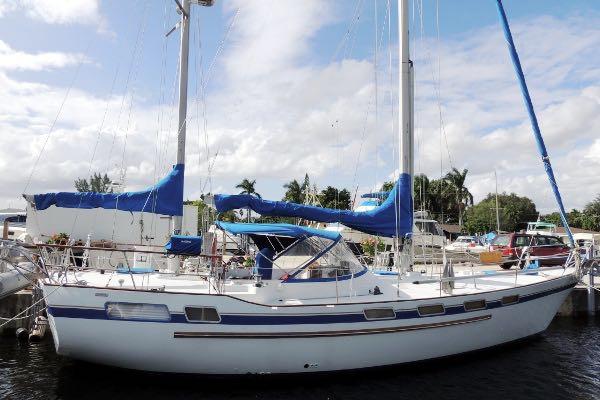 1983 Wauquiez 43 Ketch