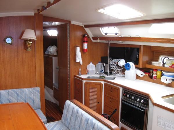 1992 Catalina 42 Tri Cabin