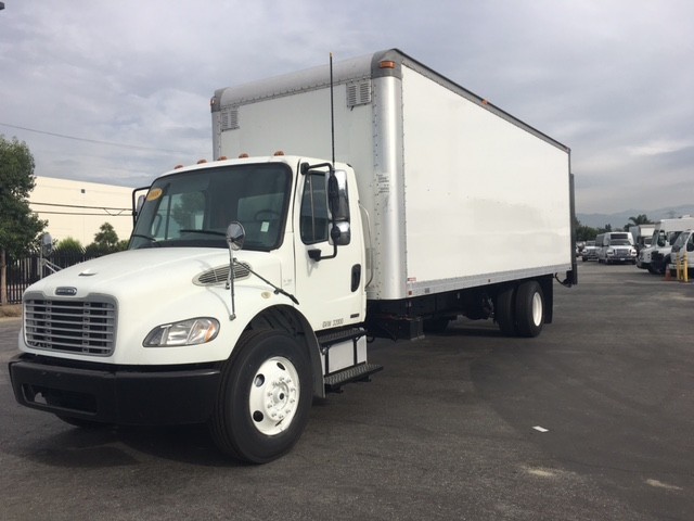 2008 Freightliner Business Class M2 106v