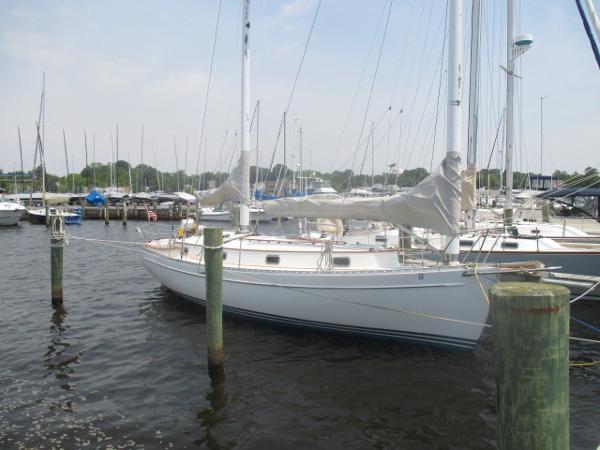 1982 Freedom Yachts 33