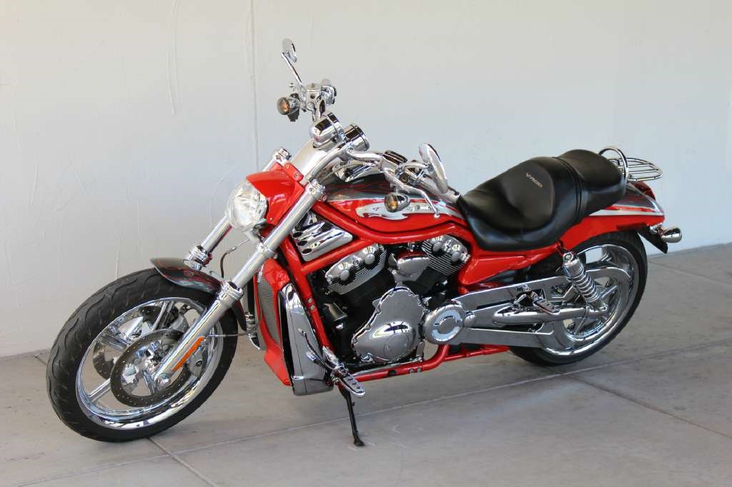 2006  Harley-Davidson  CVO™ Screamin' Eagle® V-Rod®