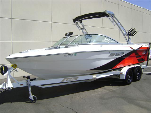 2013 MB SPORTS Sport Boat B52 23 WB