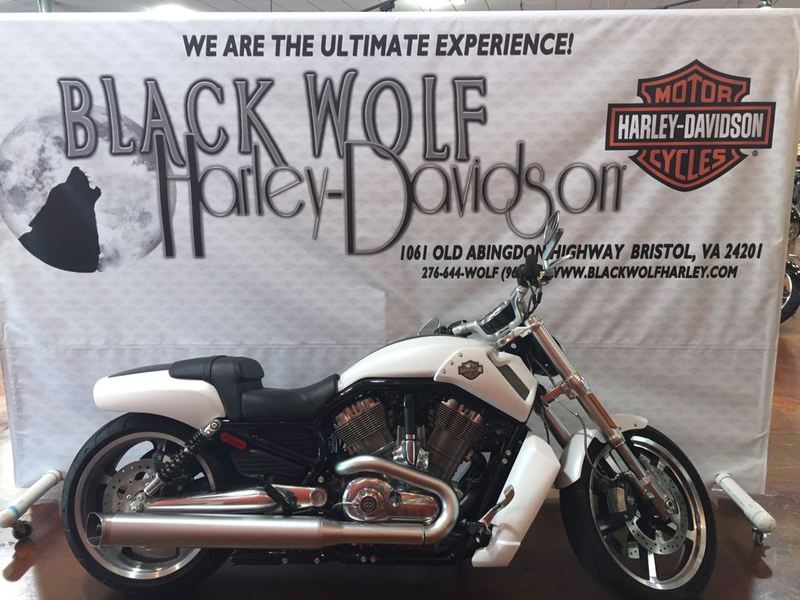 2016 Harley-Davidson FLHTCUTG - Tri Glide Ultra