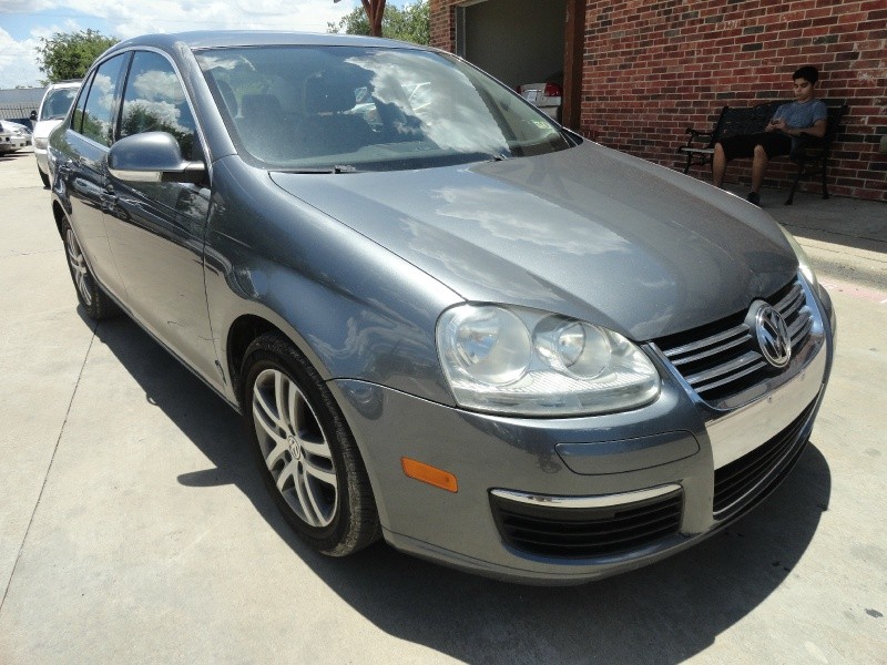 2005 Volkswagen Jetta Sedan A5 4dr 2.5L Auto