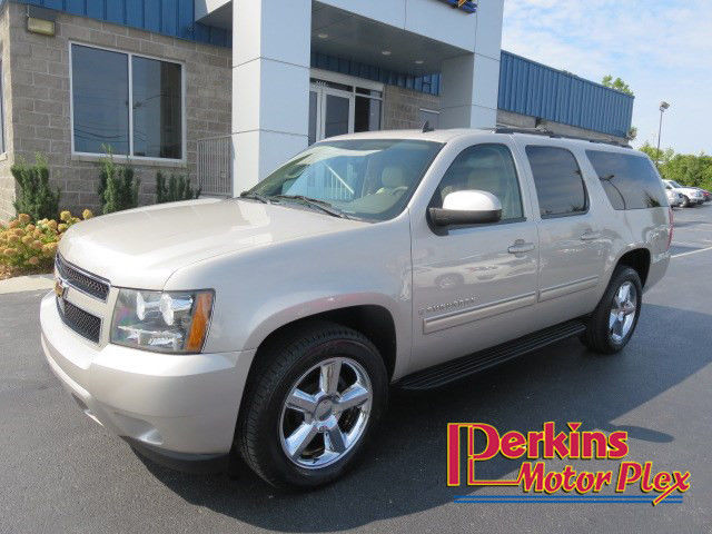 Chevrolet : Suburban LT LT PACKAGE LEATHER SEATS RUNNING BOARDS DVD 3RD ROW NEW TIRES 20 INCH LTZ WHEELS