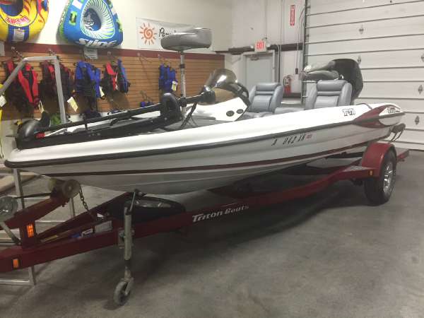 2006 TRITON BOATS TR-176