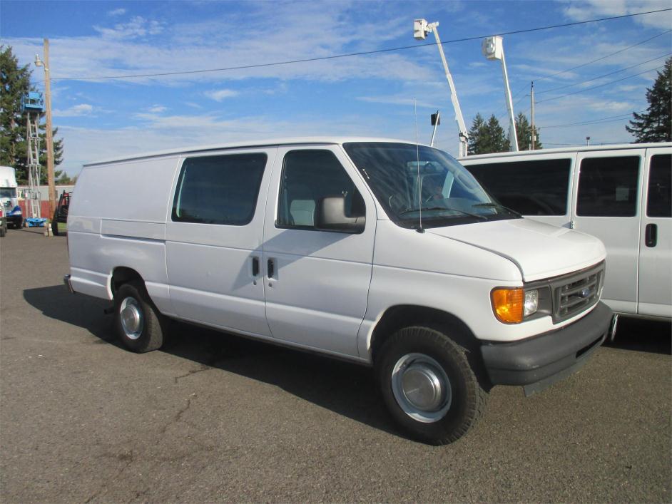 2004 Ford E250