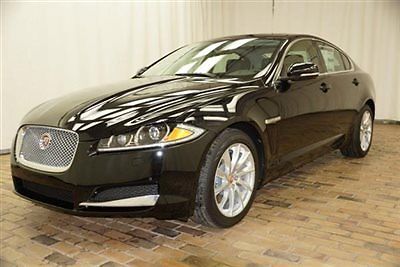 Jaguar : XF 4dr Sedan I4 T Premium RWD XF I4 T Premium RWD Demostrator - Ebony - CPO