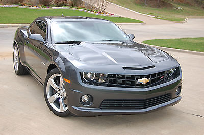 Chevrolet : Camaro SS Coupe 2-Door 2010 camaro ss with under 5 100 miles one owner