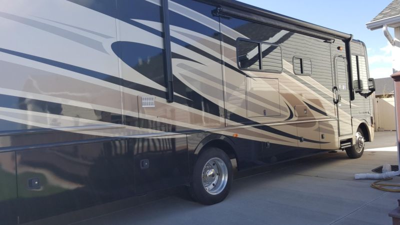 2015 Class A Holiday Rambler motorhome INCLUDING 1993 Jeep Wrangler