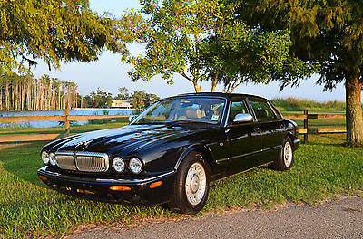 Jaguar : XJ8 XJ* Vanden Plas 1998 5 stretch edition of jauguar s 1998 xj 8 vanden plas