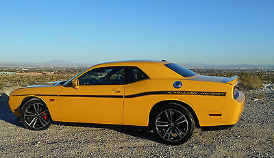 Dodge : Challenger SRT8 Coupe 2-Door 2012 dodge challenger srt 8 yellow jacket edition