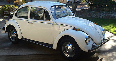 Volkswagen : Beetle - Classic gray an black 1973 volkswagen beetle