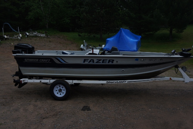 1992 Smoker Craft 17' Fazer Side Console