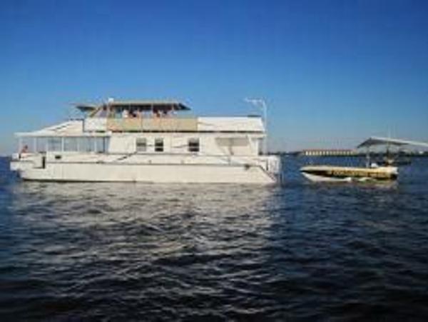 2005 Starlite Custom Coastal Cat Houseboat