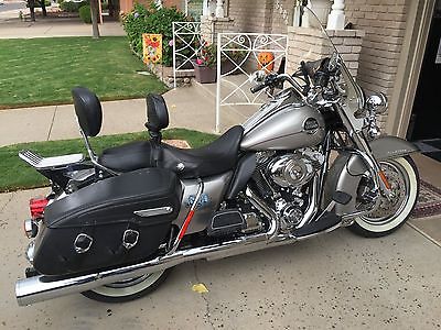 Harley-Davidson : Touring 2009 flhrc road king classic