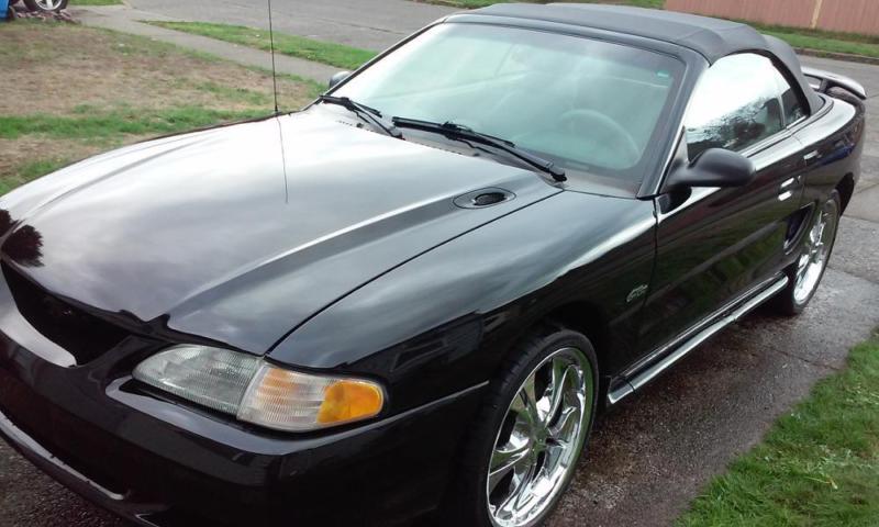 '97 Mustang GT Convertible in XLNT condition, black/black, new engine