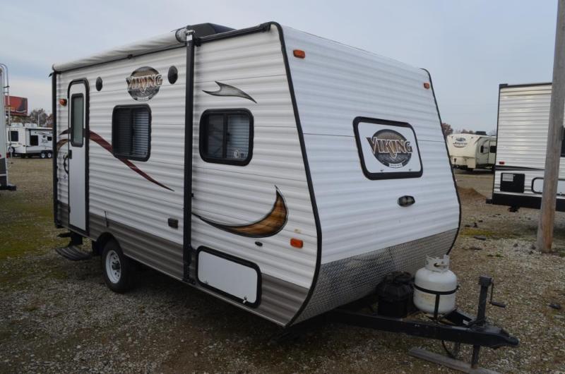 EXTREMELY CLEAN 2013 VIKING 16FB 18FT LIGHTWEIGHT TRAVEL TRAILER