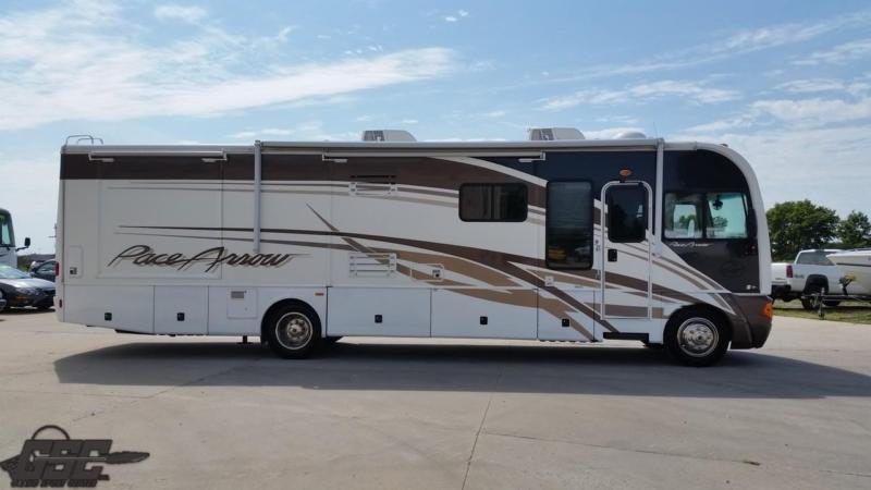 Mint and Fully Serviced 2006 Pace Arrow M 37C Class A Motor Home