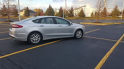 Ford : Fusion se 2014 ford fusion silver only 14 k miles like new