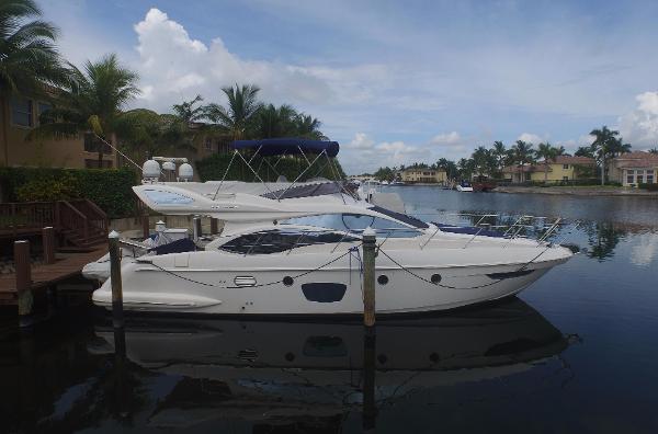 2011 Azimut Flybridge 47