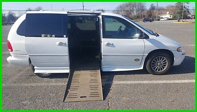 Chrysler : Town & Country Limited 2000 limited used 3.8 l v 6 12 v automatic fwd minivan van
