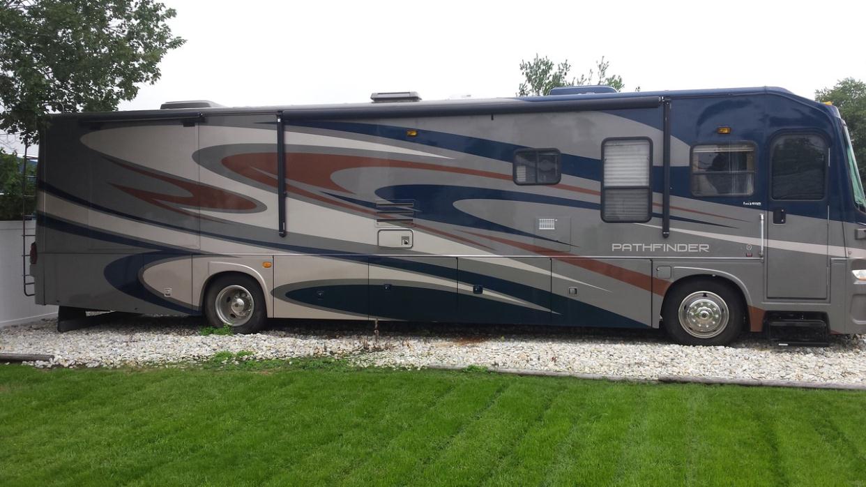 2007 Coachmen Pathfinder 405FK