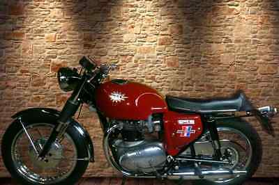 BSA : SPITFIRE - A65SA EXTREMELY WELL RESTORED BSA SPITFIRE MARK III SPECIAL