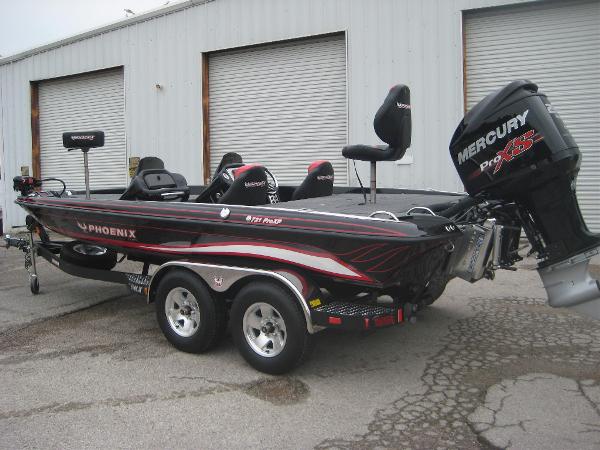 2014 Phoenix Boats 721 Pro XP DC