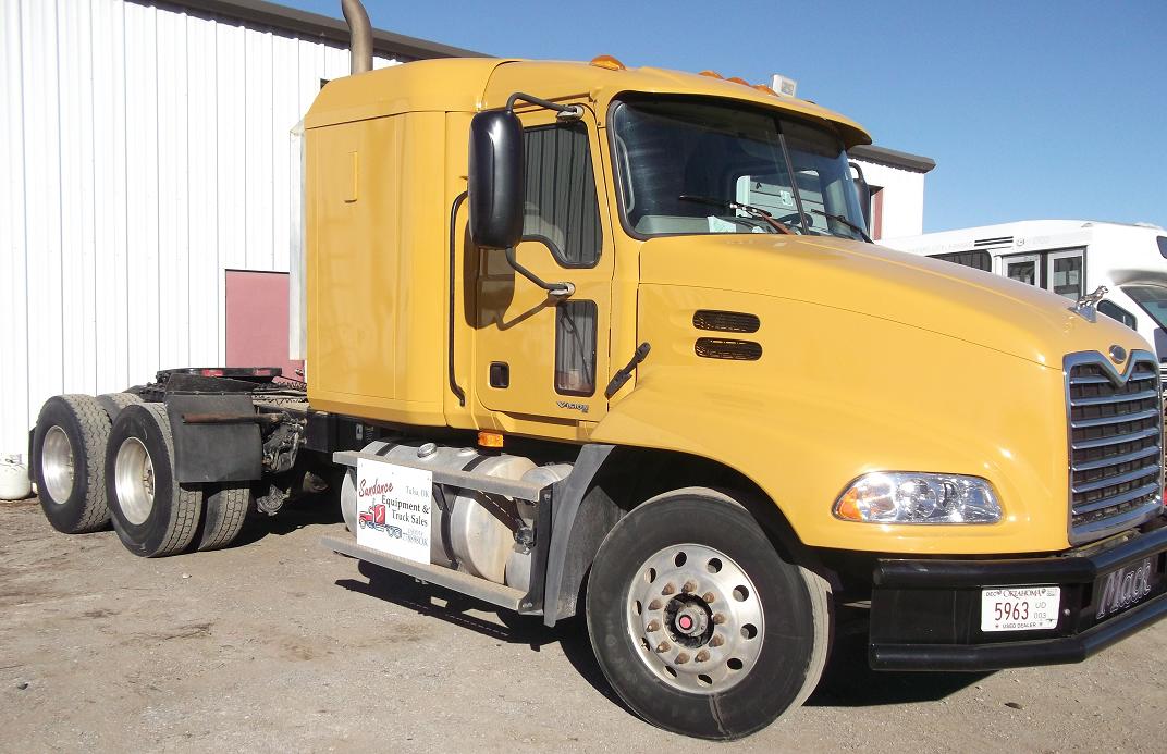 2005 Mack Cx613