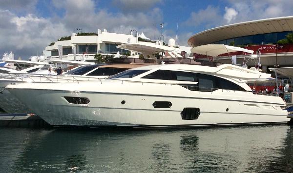 2013 Ferretti Yachts 690